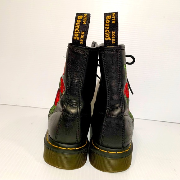 DR MARTENS women boots, Floral black leather red roses
Size 9 - Picture 4 of 10